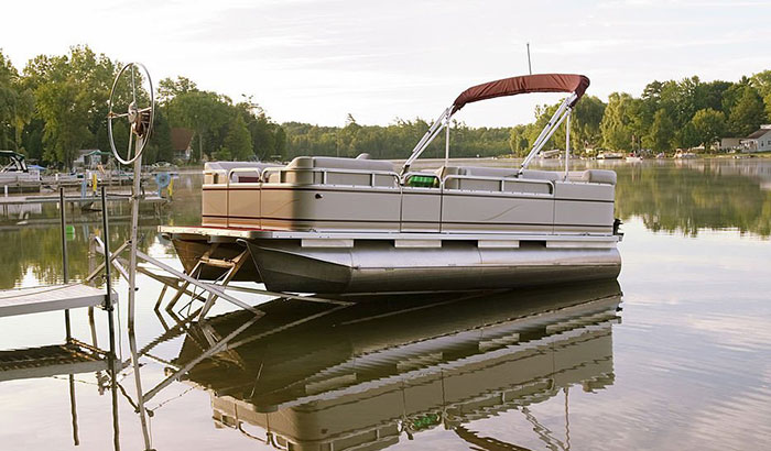 what is the lifespan of a pontoon boat