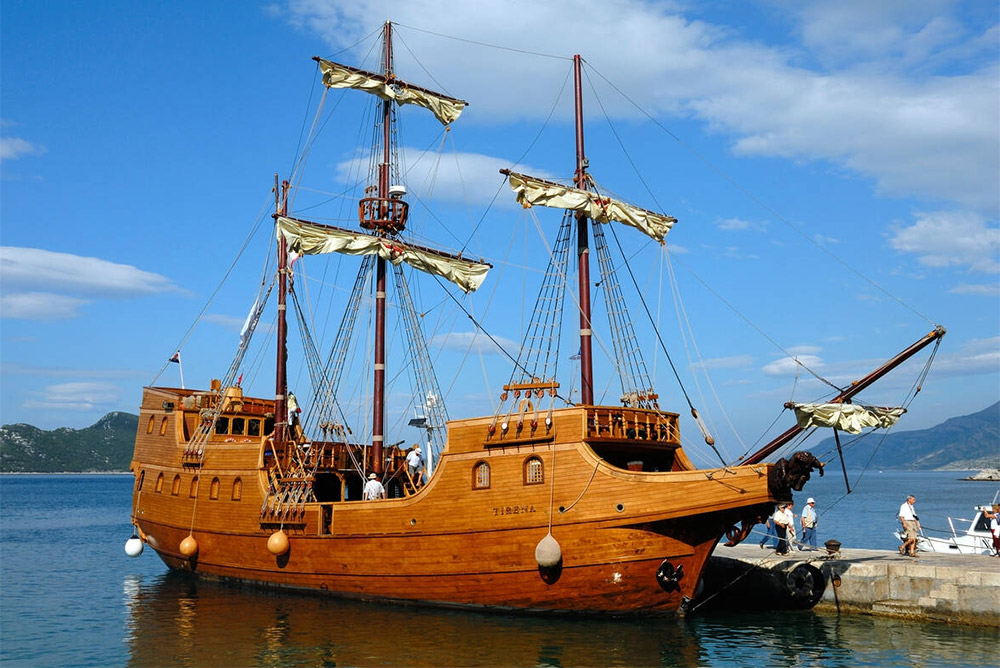 Galleon Boat
